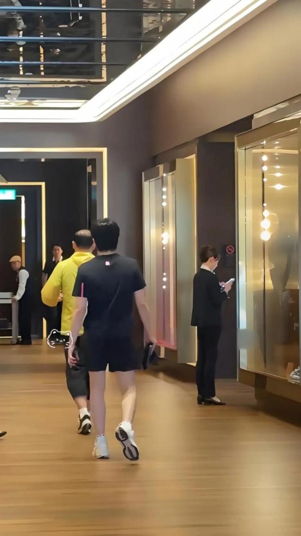 广瑞网 王楚钦在澳门备战 肩负更大责任